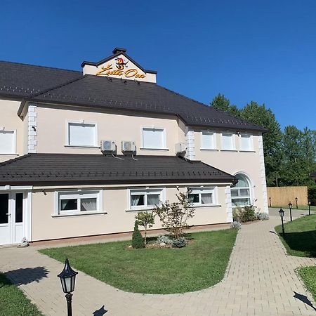 Hotel Zuta Osa Bela Crkva  Zewnętrze zdjęcie