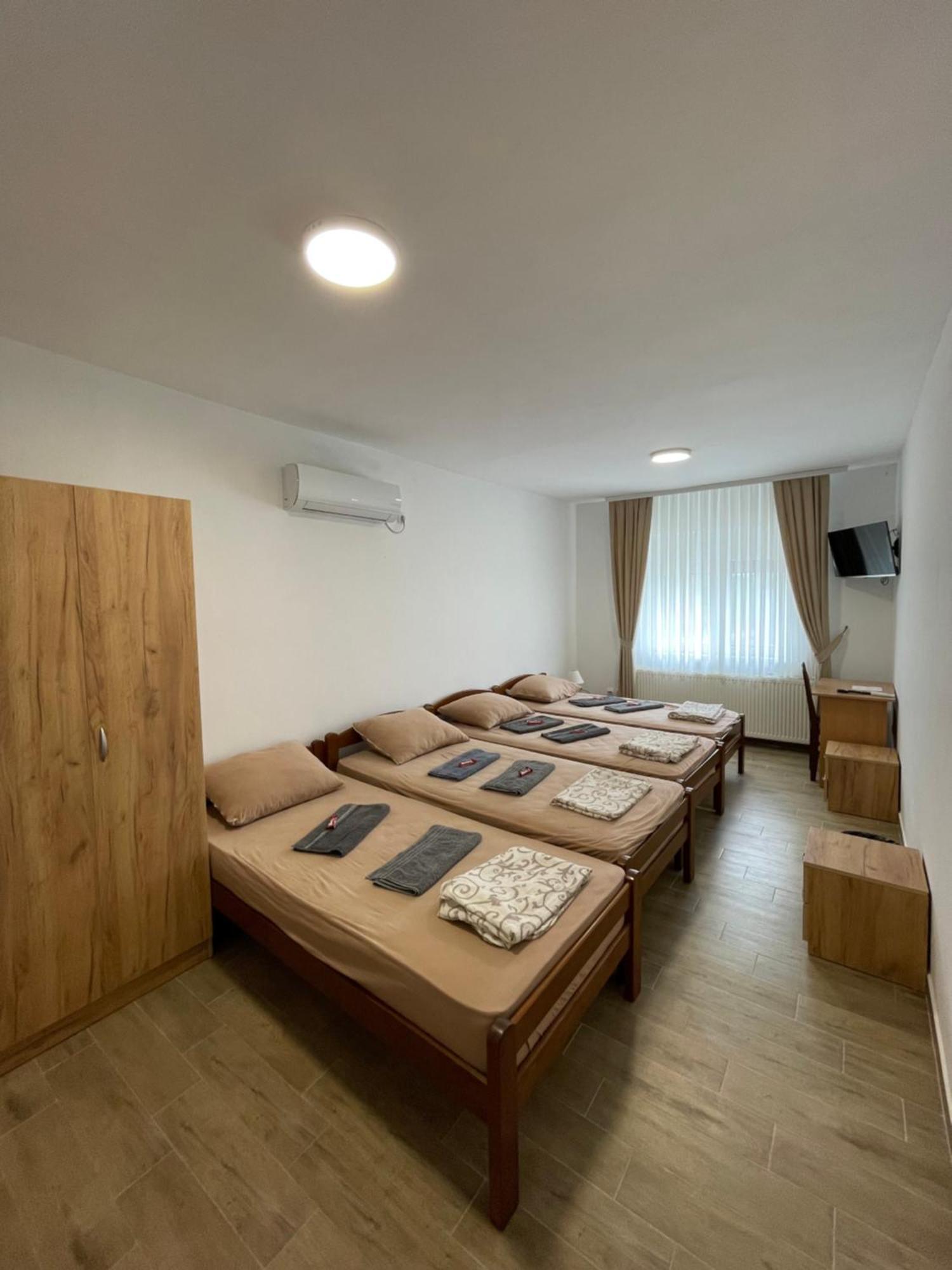 Hotel Zuta Osa Bela Crkva  Zewnętrze zdjęcie