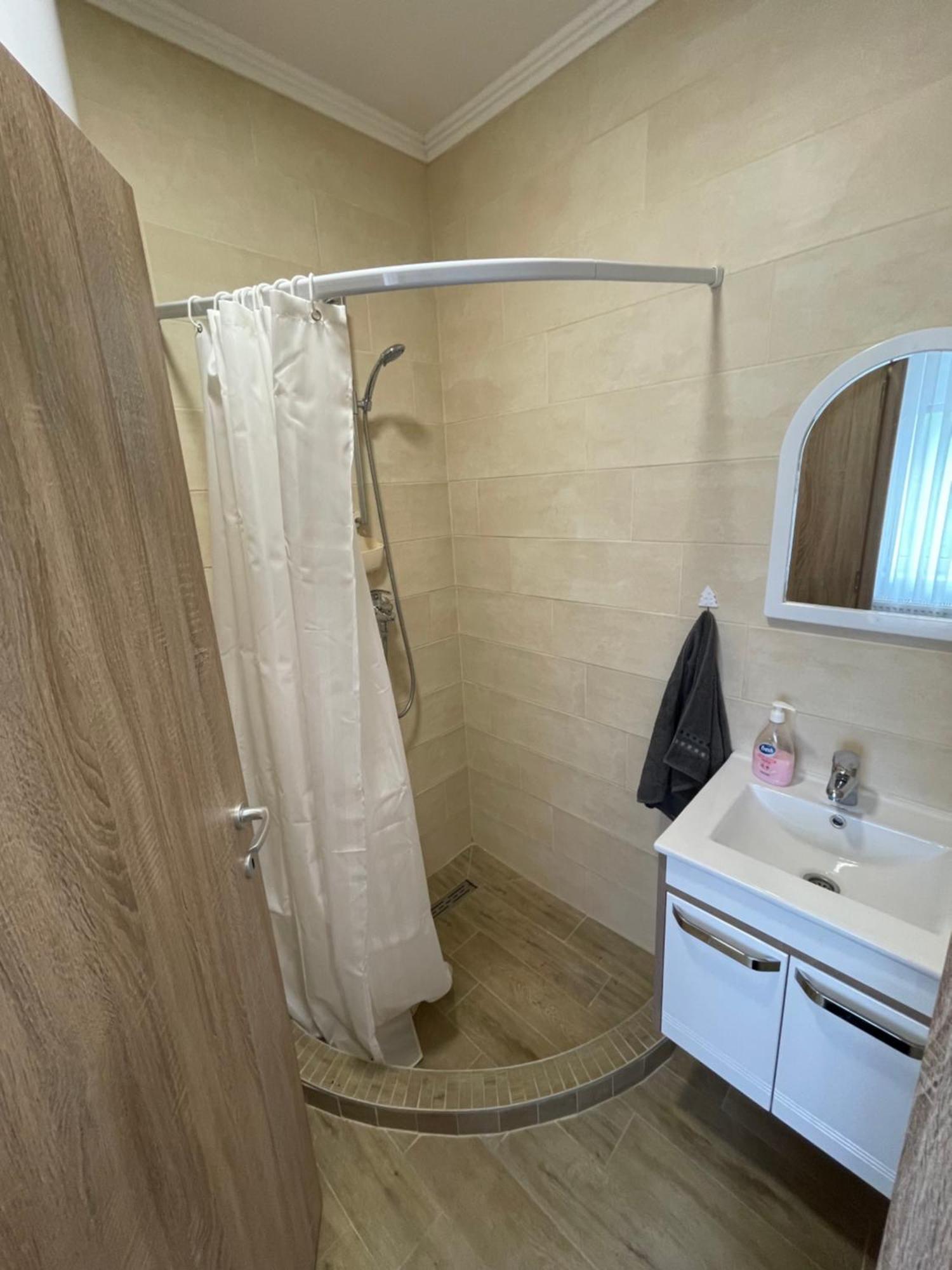 Hotel Zuta Osa Bela Crkva  Zewnętrze zdjęcie