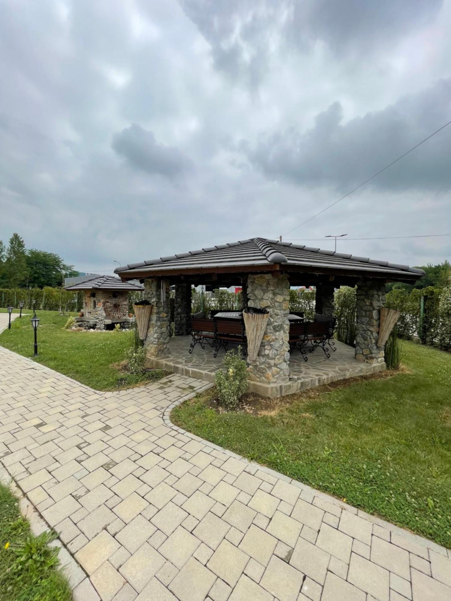 Hotel Zuta Osa Bela Crkva  Zewnętrze zdjęcie